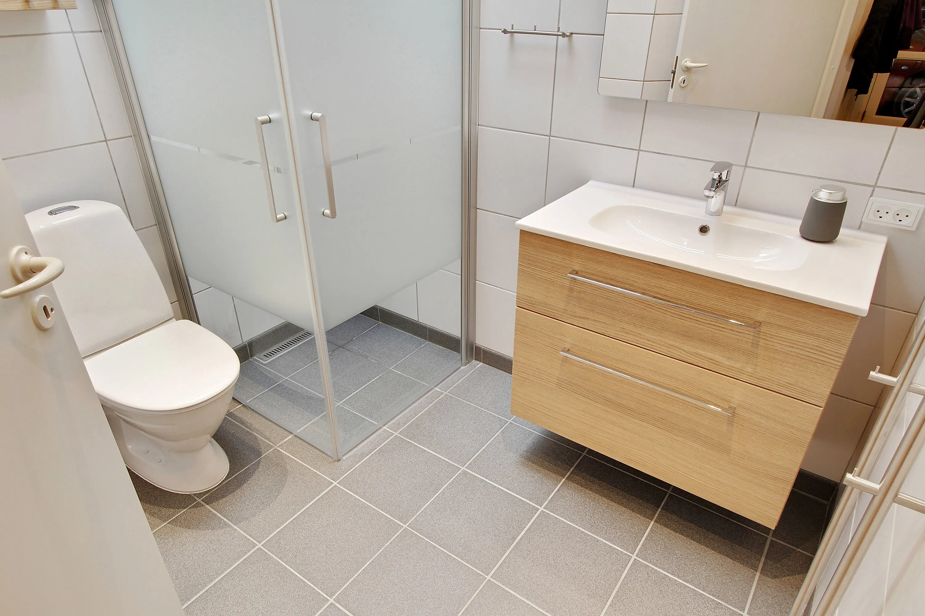 Nyt 5 m2 badeværelse i taastrup nær københavn - Håndværker.dk